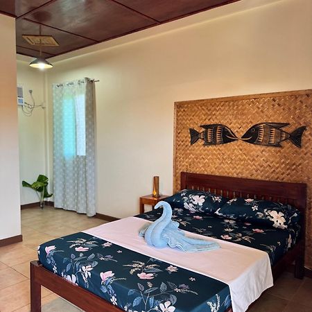 Villa Skanderbeg Guest House Puerto Princesa Exterior foto