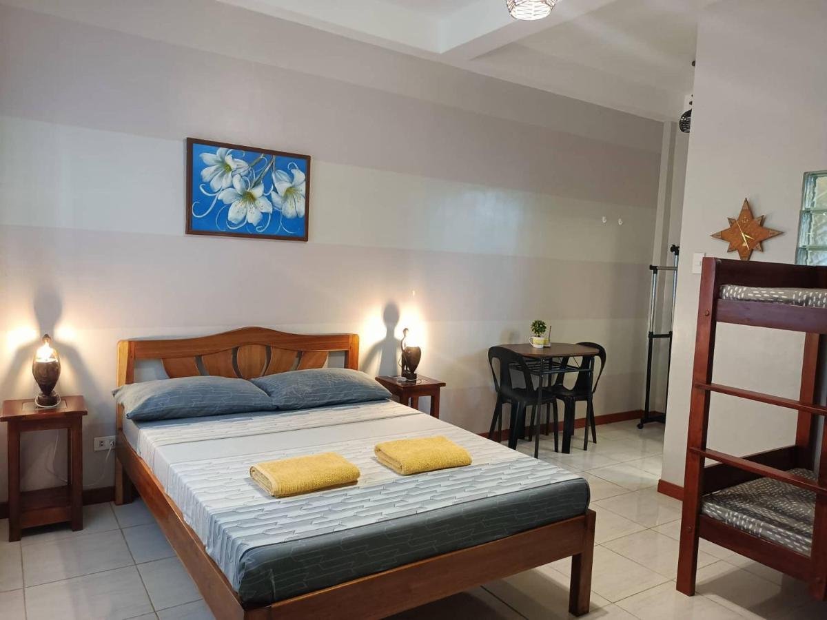 Villa Skanderbeg Guest House Puerto Princesa Exterior foto