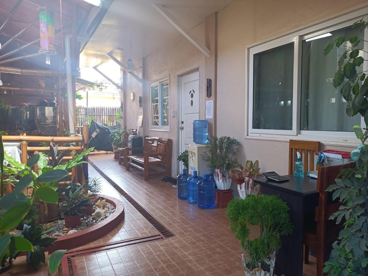 Villa Skanderbeg Guest House Puerto Princesa Exterior foto