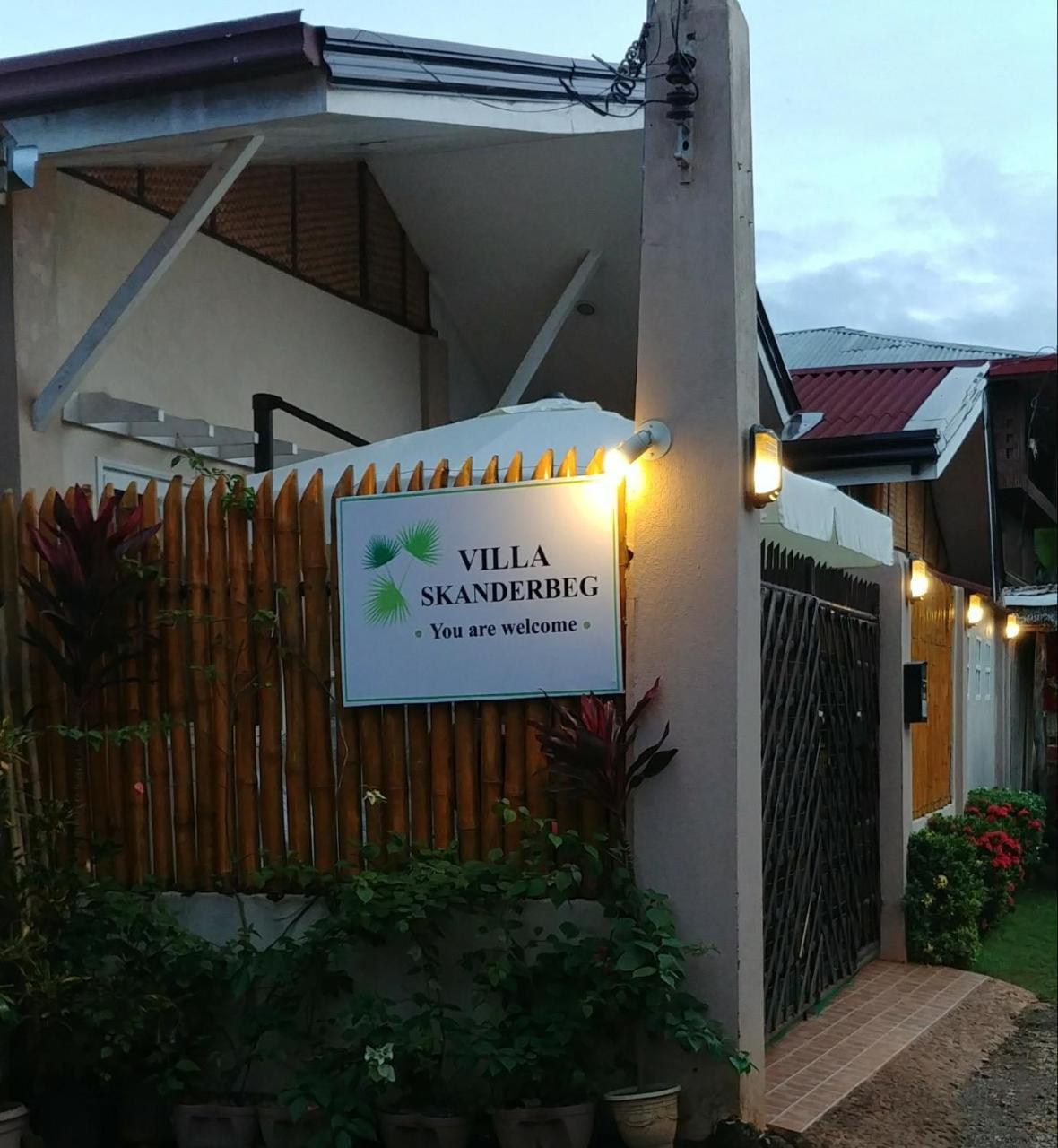 Villa Skanderbeg Guest House Puerto Princesa Exterior foto
