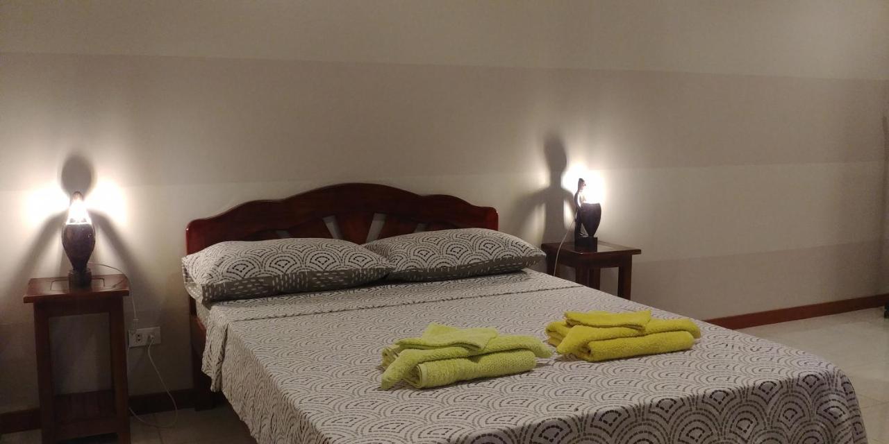 Villa Skanderbeg Guest House Puerto Princesa Zimmer foto