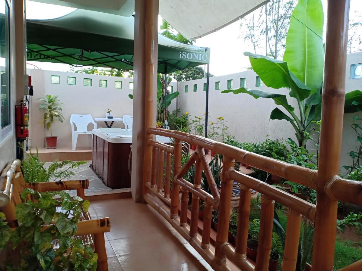 Villa Skanderbeg Guest House Puerto Princesa Exterior foto